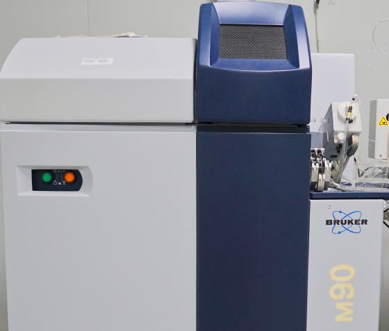 Inductively coupled plasma mass spectrometer (ICPMS)