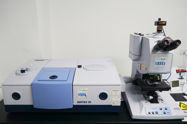 VERTEX 70 Fourier Transform Infrared Spectrometer